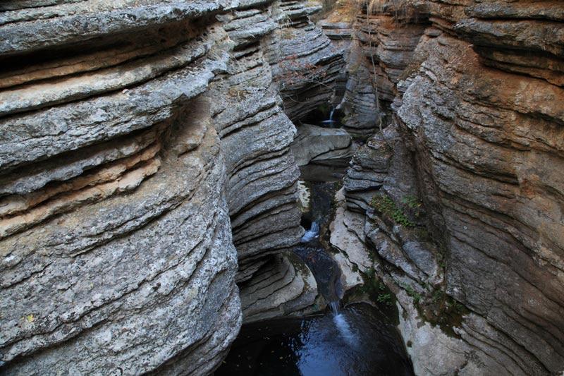 75-Rosomacki-lonci-kanjon-reka-Rosomaca1 - Serbia.com