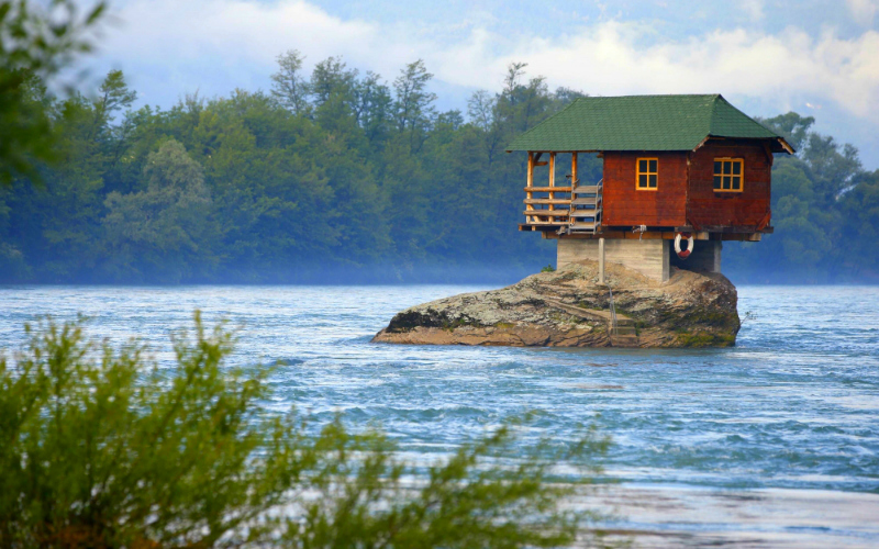 The Unbelievable Story Behind The Drina House - Serbia.com
